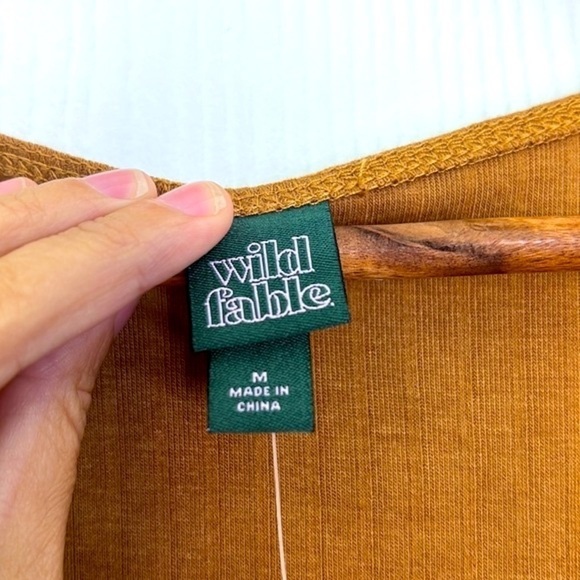 Wild Fable - NWT Ribbed Brown Tie Short Sleeve Bodysuit Size Medium - Picture 8 of 16